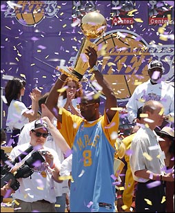 kobe_trophy.jpg